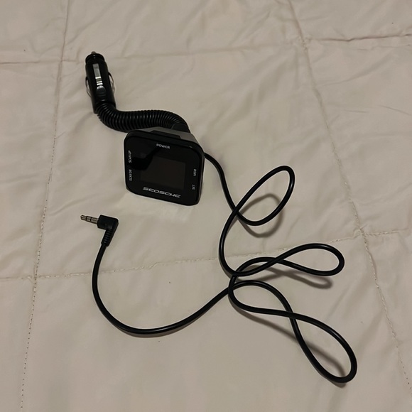 Scosche audio adapter, audio connector- car charge port. - Picture 2 of 5